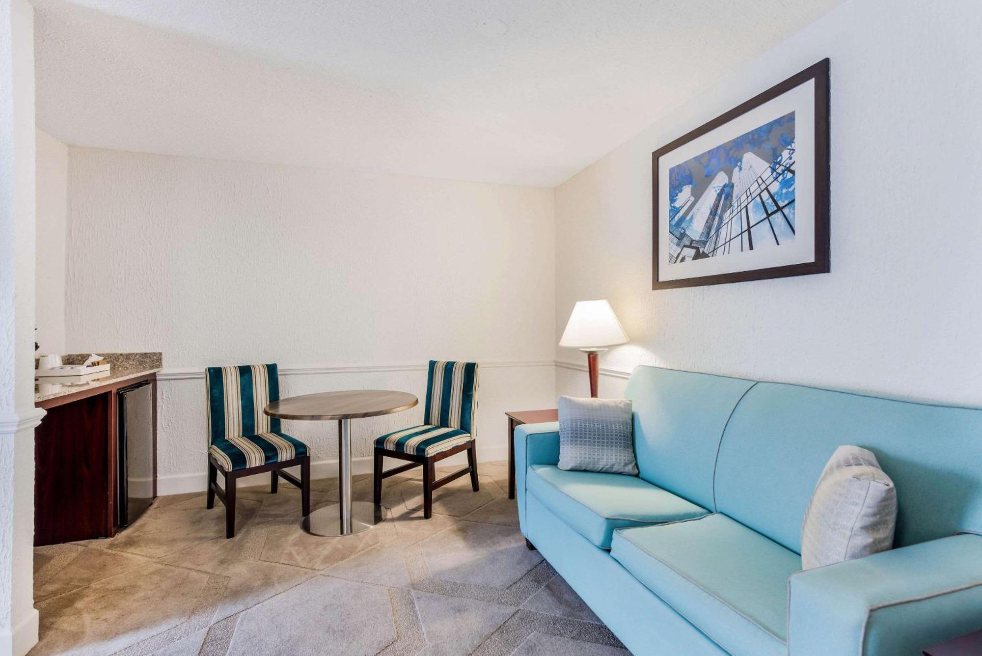 The Blu Hotel Blue Ash Cincinnati, Ascend Hotel Collection Exterior foto